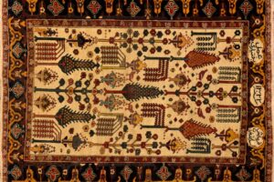 Bakhtiari rectangular 4' 8" by 5' 6"rug with all-over pattern from Persia-Iran | Age : Ca. 1930s