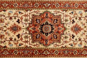 Serapi runner 2' 7" by 5' 8" rug with medallion pattern from India - Beige & Rust