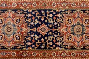 Serapi runner 2' 6" by 7' 9" rug with medallion pattern from India - Navy Blue & Rust