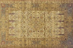 Kerman rectangular 10' 0" by 13' 10" rug with medallion pattern from India - Ivory & light blue