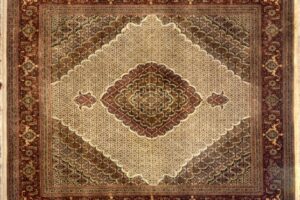Tabriz square 8' 3" by 8' 5" rug with medallion pattern from India - Beige & Rust
